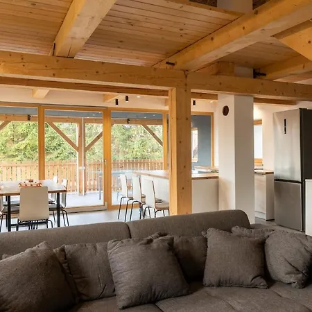 Evergreen Haven - Terrace & Bbq