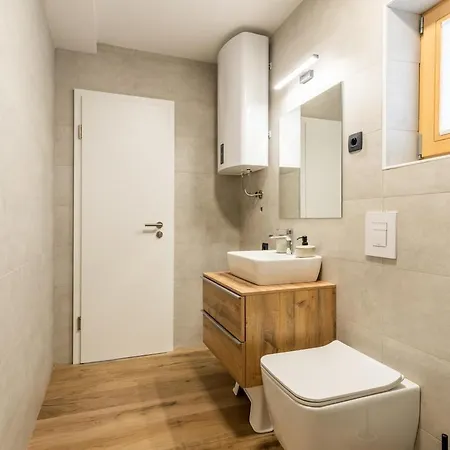 Apartman Evergreen Haven - Terrace & Bbq